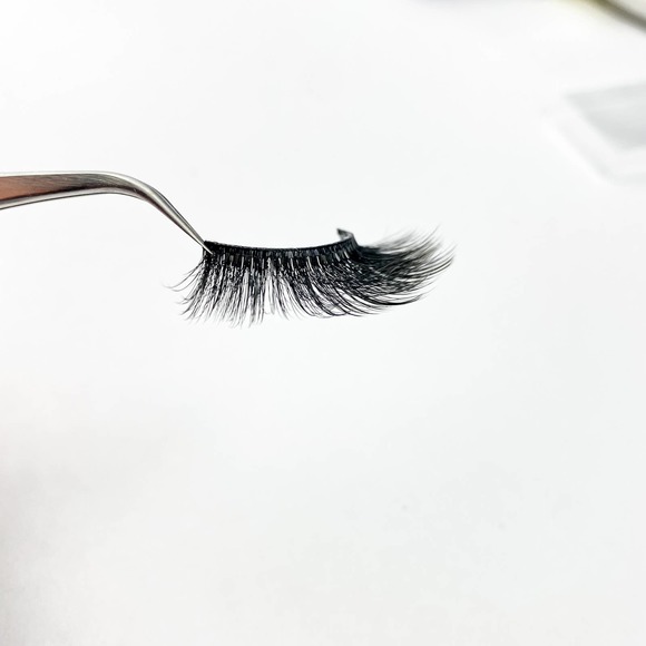 Sophia 5D Glamour Volume False Eyelashes - Picture 13 of 15